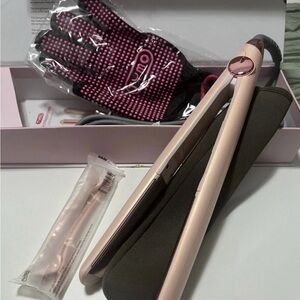 Pink Hair Straightener with Heat Resistant Glove
